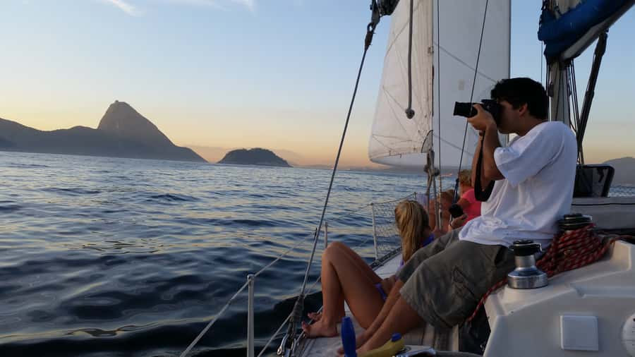 Rio de Janeiro: Guanabara Bay Sunset Sailing Tour & Drinks - Leaving Marina da Glória and finding your boat