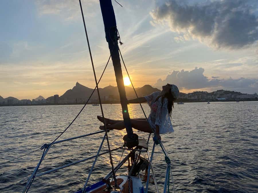 Rio de Janeiro: Sunset Sailboat Tour with Open Bar - The three-hour route around Guanabara Bay