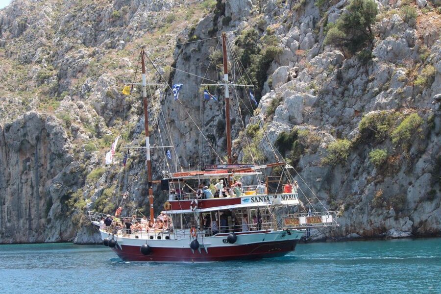 Sail Away in Kos: Unveil 3 Greek Isles’ Secrets! - Who will enjoy this cruise most