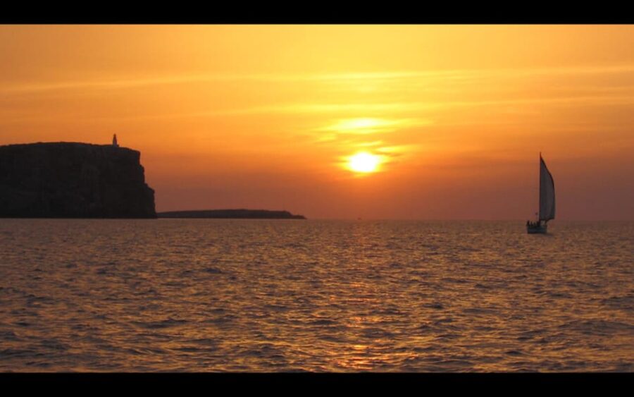Sailboat Sunset Trip in Menorca - Sailing Menorca when the light turns gold