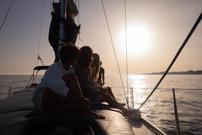 Sailing Adventure: Sailing, Dolphins and Relaxation with Drinks - Drinks, snacks, and the relaxed onboard mood