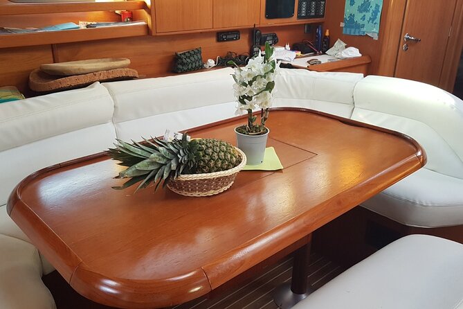 Sailing boat from Santa Teresa di Gallura to the Maddalena Archipelago - Why the small boat changes the experience