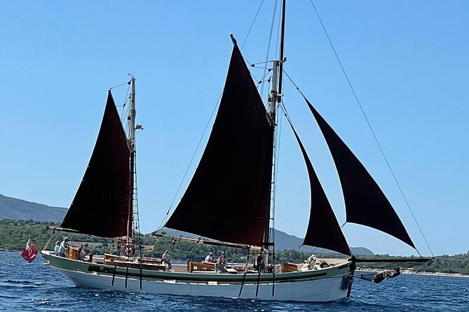 Sailing day trip on Tall Ship Andrea Jensen with Lunch and Wine - A sheltered bay for swimming and snorkeling