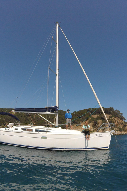 Sailing experience 4 hours in Platja d'Aro - The first 90 minutes: sailing, views and sun