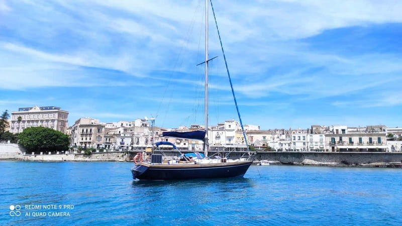 Sailing tour and guided snorkeling a Siracusa - What the 75-minute snorkeling session is like