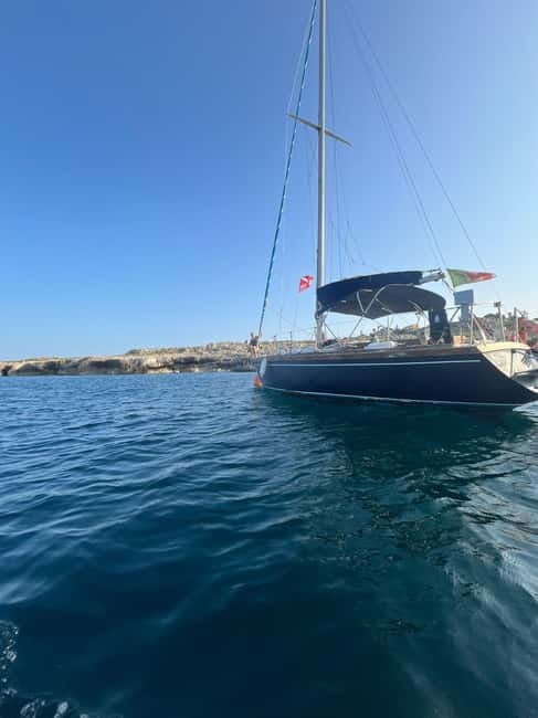 Sailing tour and guided snorkeling a Siracusa - The sailing views and chance of dolphins