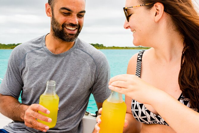 Sailing Tour through the Lagoon of the 7 Colors - Why Bacalar Lagoon is worth seeing from the water