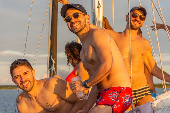Sailing Tour through the Lagoon of the 7 Colors - Stop 1: Bacalar Lagoon and the first open-water views