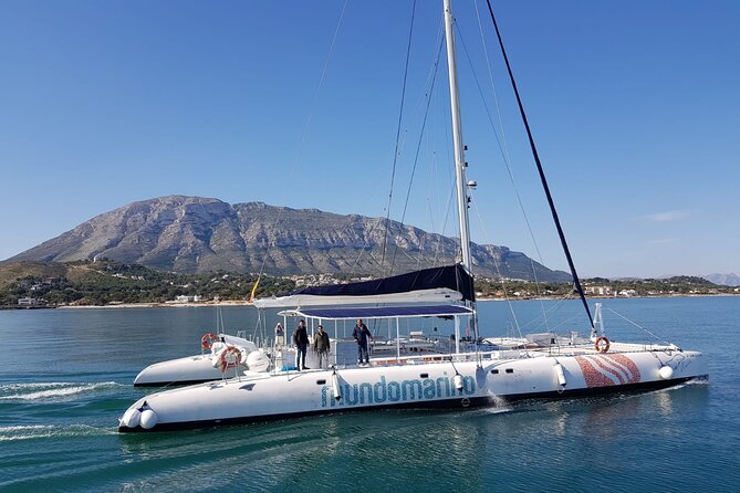 Sailing trip and swim in the bay of Dénia on a catamaran - The swim stop depends on the weather