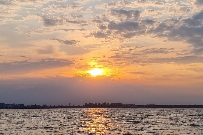 Sailing with Wine Tasting in Buenos Aires - Setting out toward the Río de la Plata