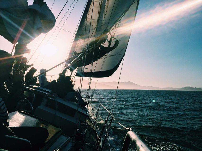 San Francisco: Bay Sailing Tour with Drinks - Alcatraz and Angel Island from the water