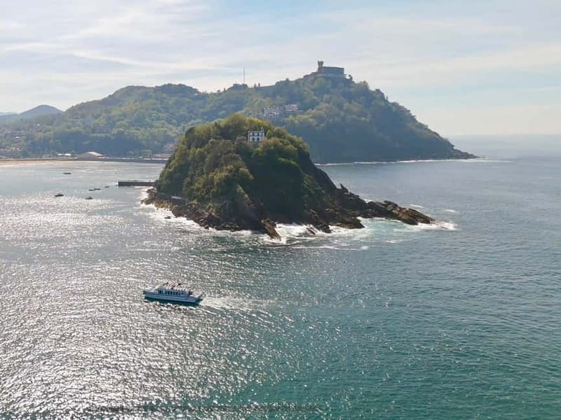 San Sebastián: Sunset Cruise on a Sustainable Catamaran - From Stairway 1 into La Concha Bay