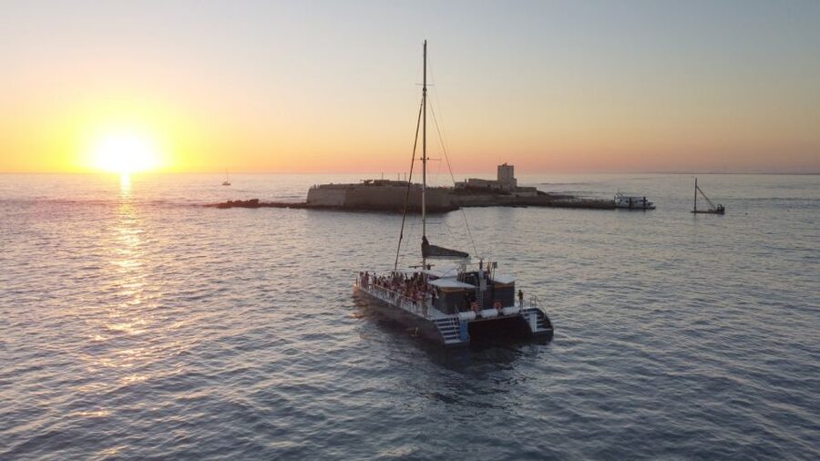 Sancti Petri: Sunset Catamaran Cruise - Sancti Petri Castle and the coastal view