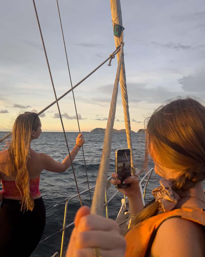 Santa Marta Bay: Sunset on a sail boat - What happens if the weather changes