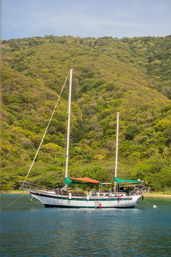 Santa Marta: Sailboat day tour to Tayrona Park - Finding the marina and getting on board