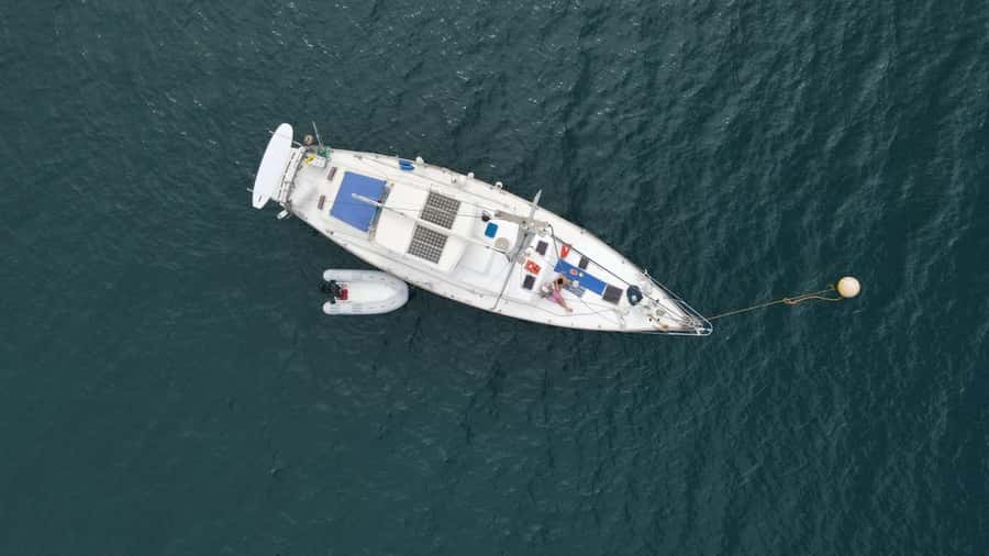 Santa Marta: Sailing Tour to Tayrona Park with Luis' Team - Passing Taganga and Granate bays