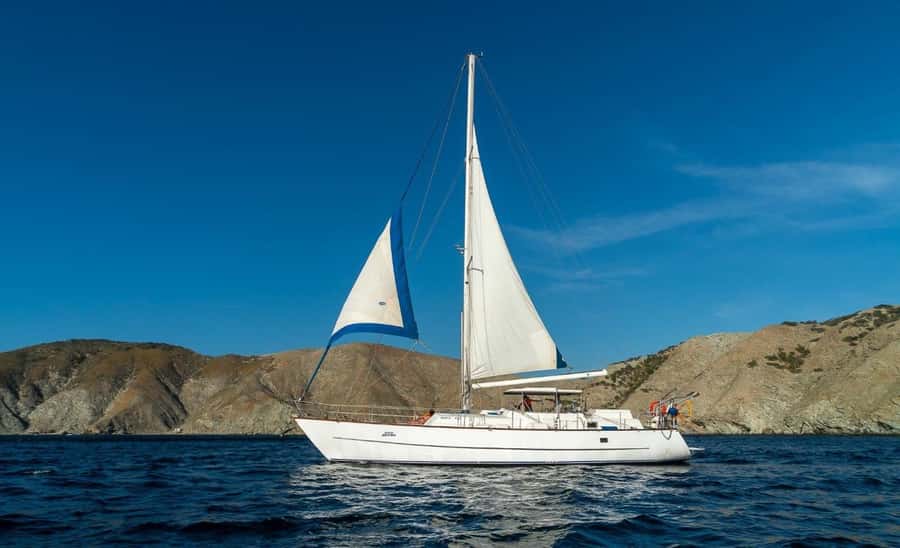 Santa Marta: Sailing Tour to Tayrona Park with Luis' Team - Arriving at Bahia Concha