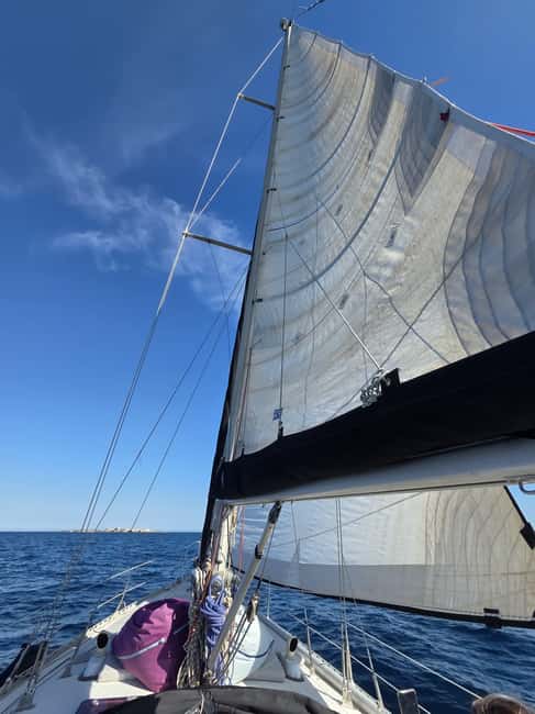 Santa Pola: Sail to Tabarca, snorkel, and enjoy sunset with a tasting - A simple tasting, not a full meal