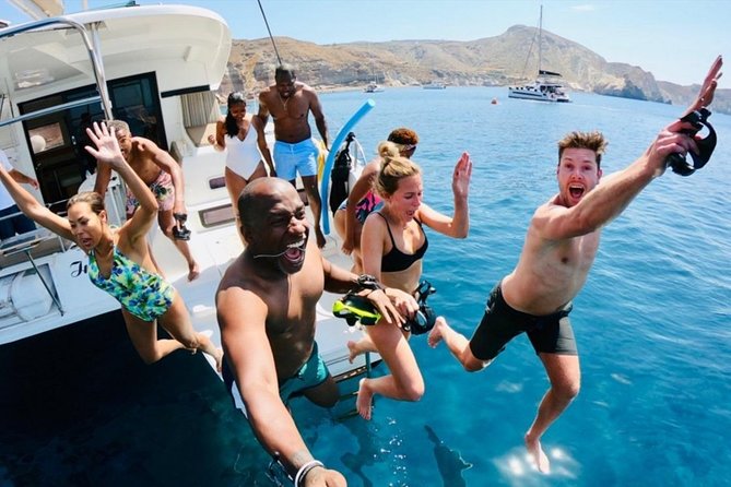 Santorini:All-inclusive Catamaran Cruise with Thirassia Stop - Ammoudi Bay and the ride back