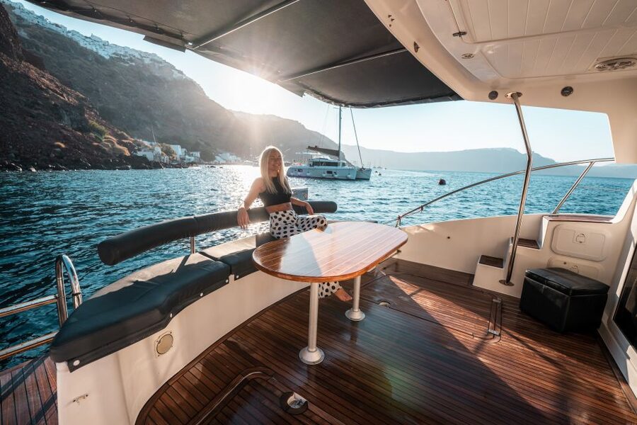Santorini: Caldera Private Power Catamaran Cruise - What the private format changes