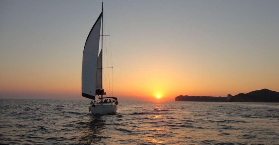 Santorini Caldera: Sunset Sailing Cruise with Meal - Key points to know before booking