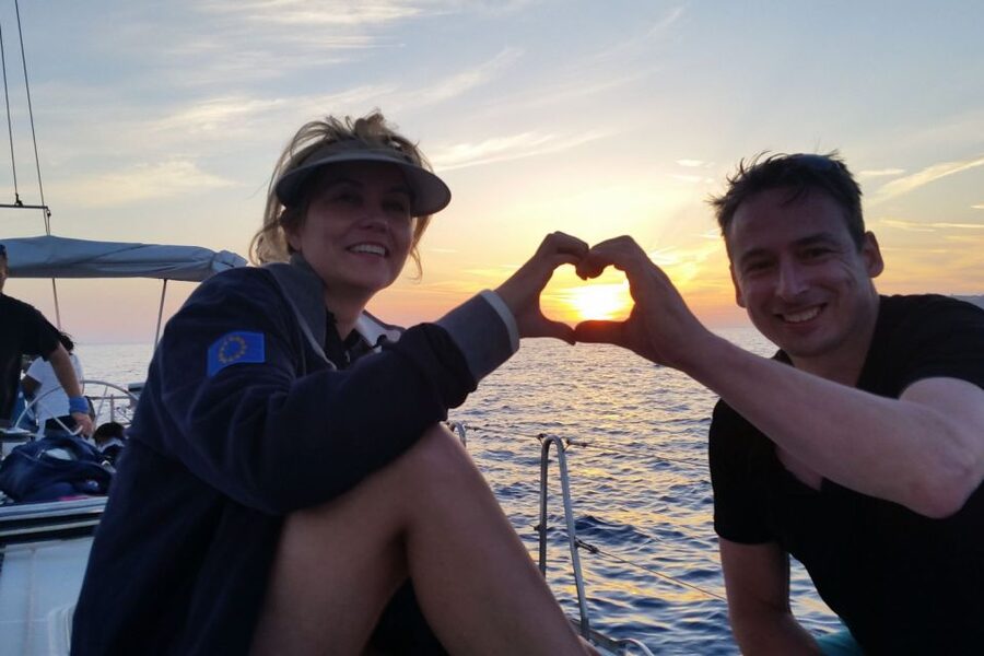 Santorini Caldera: Sunset Sailing Cruise with Meal - What the $147 price includes