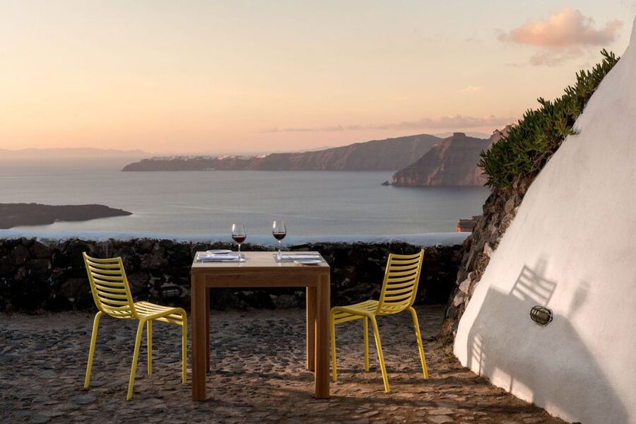 Santorini: Catamaran Cruise, Winery, & Oia Sunset Combo Tour - A morning on Santorini’s volcanic coast