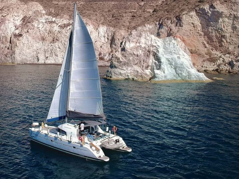 Santorini: Catamaran Cruise with Food and Drinks - Why this catamaran trip works well for Santorini
