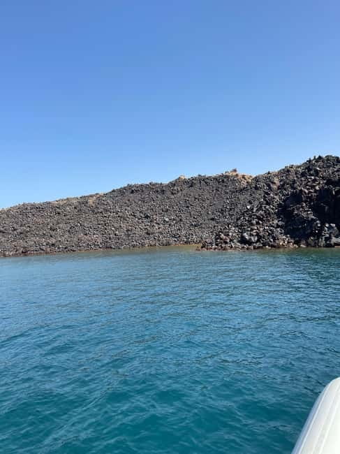 Santorini: Catamaran Cruise with Food and Drinks - Palea Kameni and the warm water stop