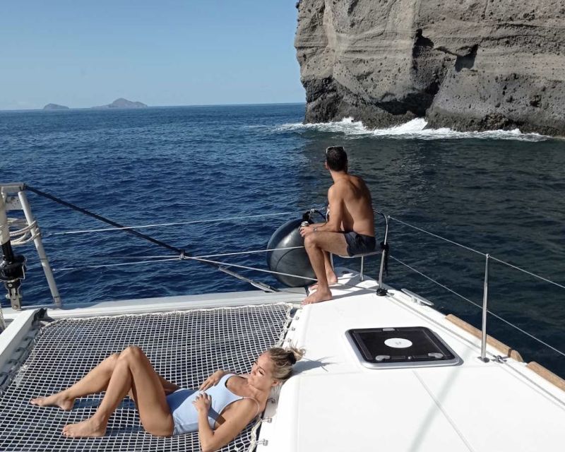Santorini: Catamaran Cruise with Lunch, Drinks, & Oia Visit - The volcano and Santorini Caldera