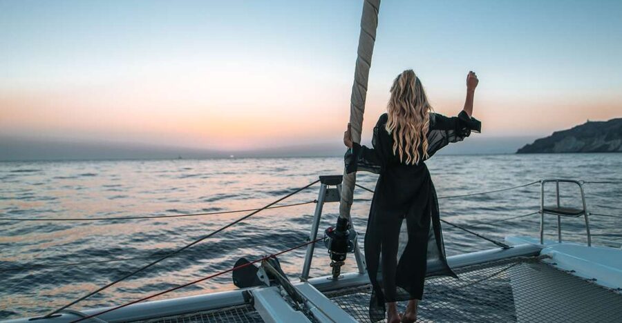 Santorini: Catamaran Cruise with Meal & Open Bar - Booking details worth knowing