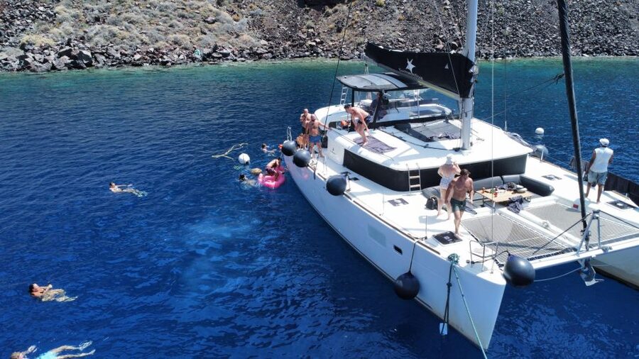Santorini Catamaran Cruise with Swimming, Meal and Open Bar - Why this cruise is a good way to see Santorini from the water
