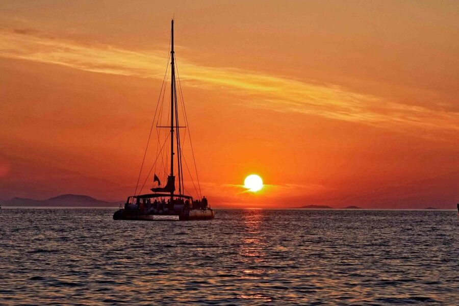 Santorini: Cruise Catamaran with BBQ & Drinks Day or Sunset - Why this Santorini catamaran cruise works