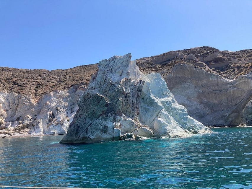 Santorini:Cruises with Catamaran around the Volcanic Island. - Key points at a glance