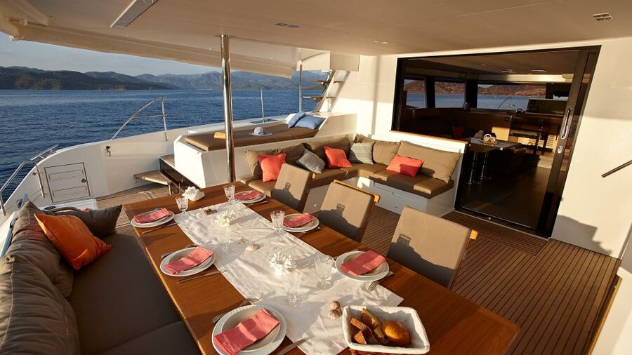 Santorini: Luxurious Catamaran Cruise with Meal & Open Bar - Key points to know before booking