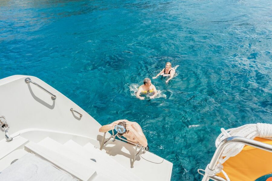 Santorini: Luxury Catamaran Day Trip with Meal and Open Bar - What the hot springs are really like