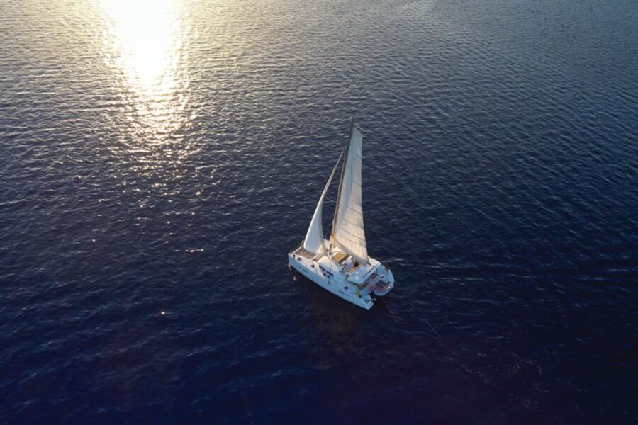 Santorini: Platinum Catamaran Cruise w/ BBQ Meal & Open Bar - What the open bar really adds