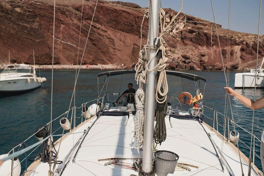 Santorini: Private 5-Hour Sunset Sailing Tour with Dinner - Dinner with the cliffs above you