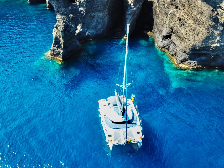 Santorini: Private All-In Catamaran Cruise, with Food|Drinks - The crew makes the private format work