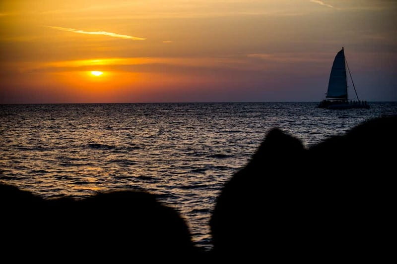 Santorini: Private Catamaran Cruise with BBQ Meal and Drinks - Should you book it?