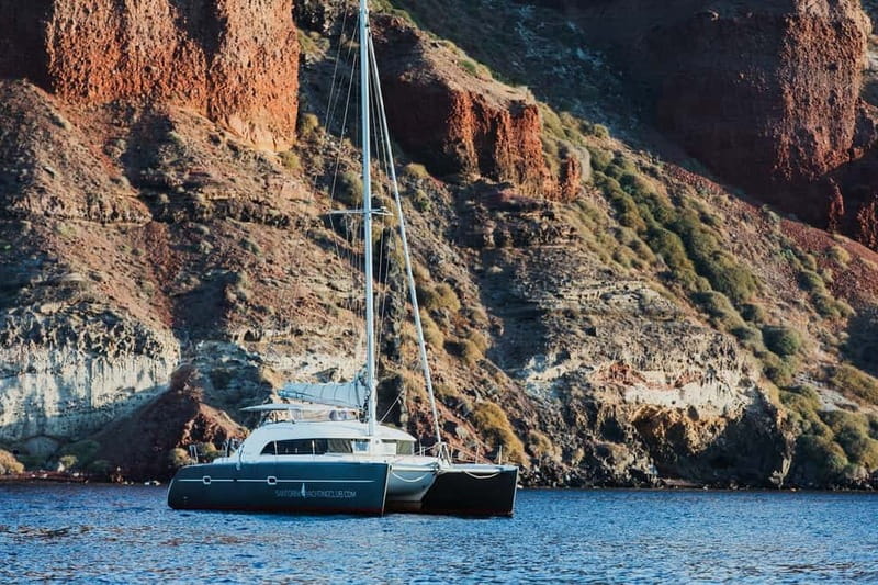 Santorini: Private Catamaran Cruise with BBQ Meal and Drinks - Ammoudi Bay to Thirassia