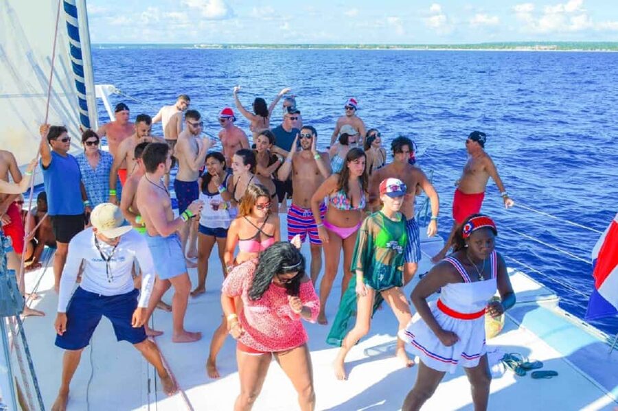 SAONA ISLAND: Catamaran Boat with Open Bar, Lunch and More.. - Saona Island is the reason to go