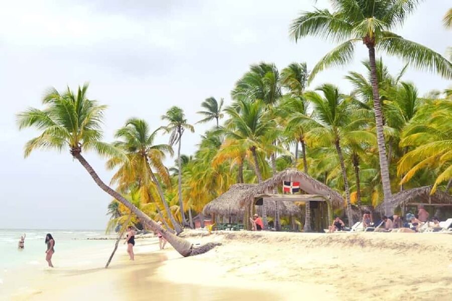 SAONA ISLAND: Catamaran Boat with Open Bar, Lunch and More.. - The $110 price makes sense for convenience