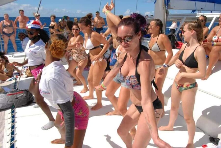 Saona Island: Catamaran/Speedboat Tour to a Dream Beach - Your 2.5 hours on Saona Island
