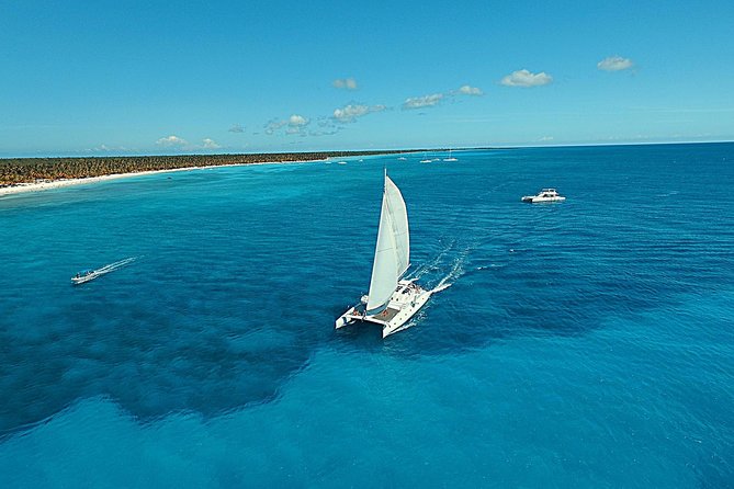 Saona Island small group and relax - luxury catamaran - What makes this Saona cruise worth considering