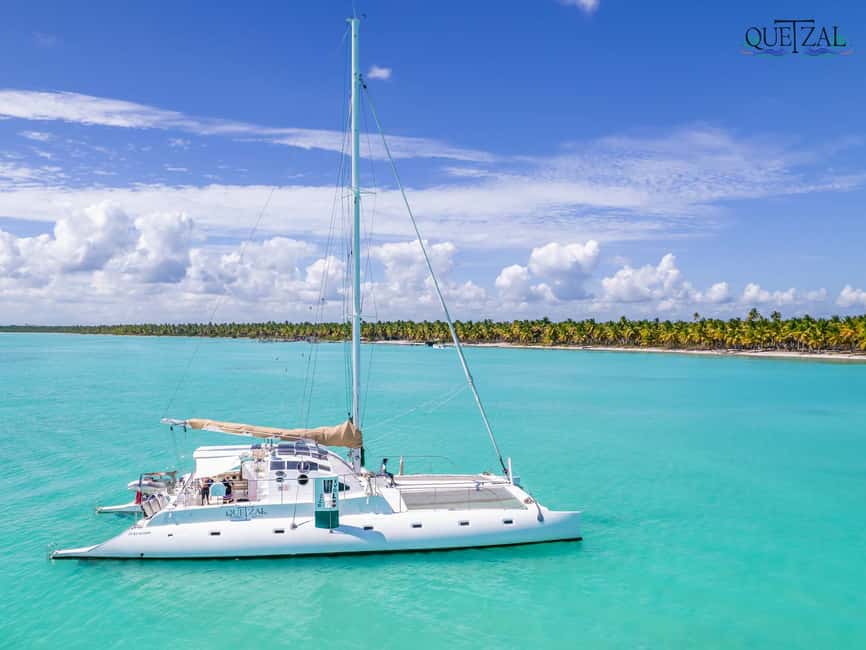 Saona island - Small group tour - Luxury catamaran - Sailing for 75 minutes toward Catuano