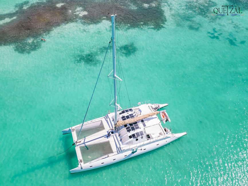 Saona island - Small group tour - Luxury catamaran - The morning departure from Bayahibe