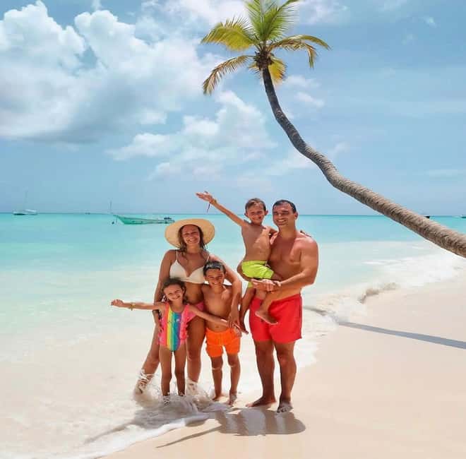 Saona Island Tour All Inclusive Speedboat and Catamaran - A short stop at the local market