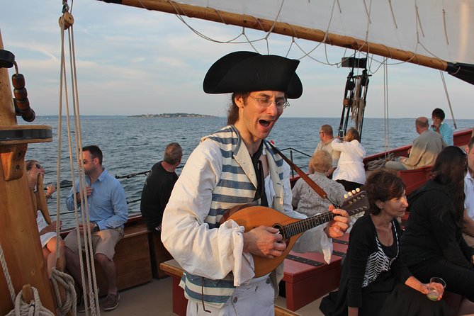 Schooner Fame Sailing Tour - Day sailing or sunset cruise?