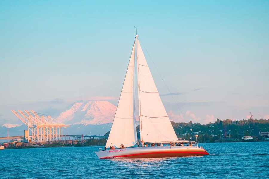 Seattle: Elliott Bay Sailing Cruise - The first views of Seattle from the water